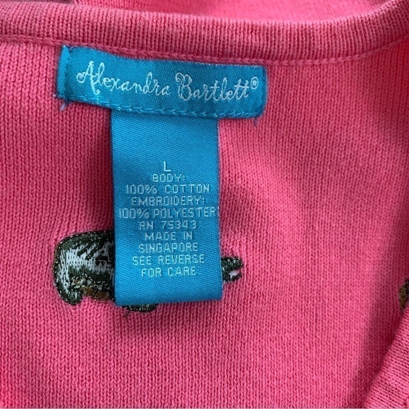 Alexandra Bartlett Alligator Pink Knit Top Womens L Crocodile Novelty Shirt - Picture 6 of 15